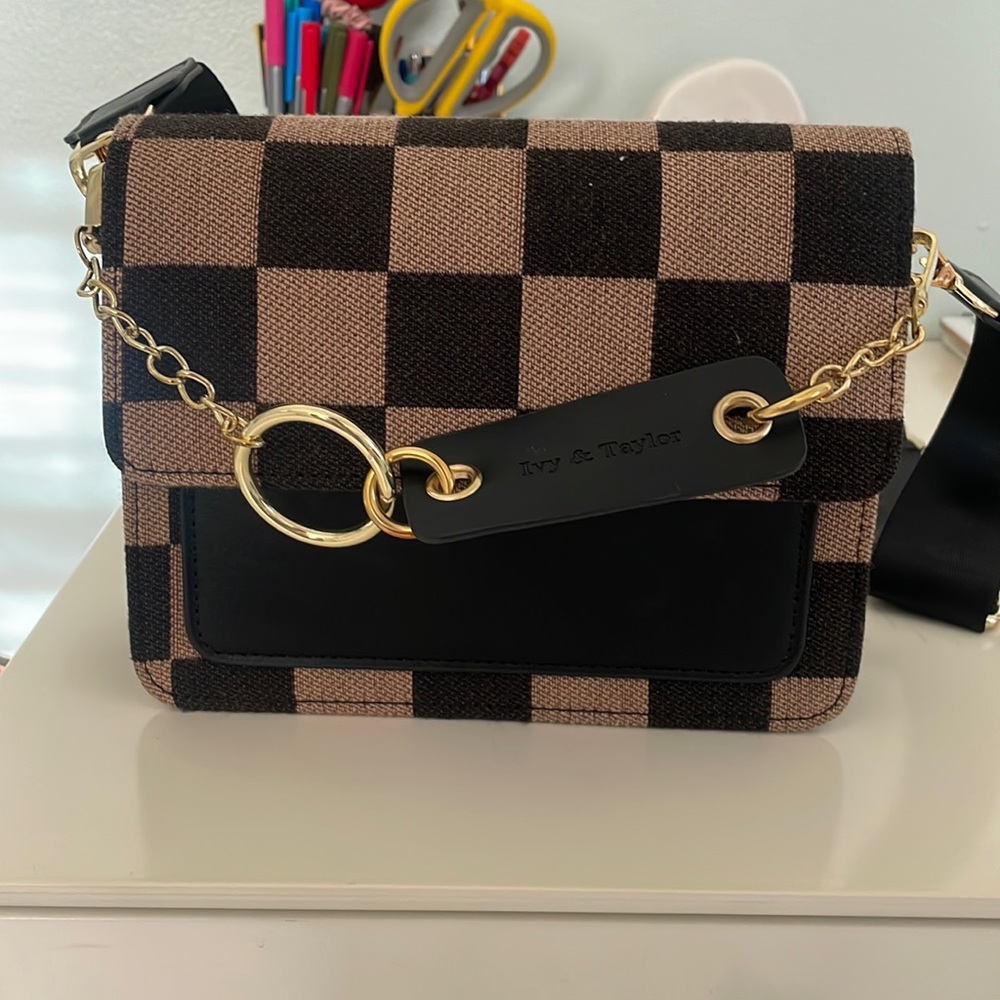 Ivy and Taylor purse